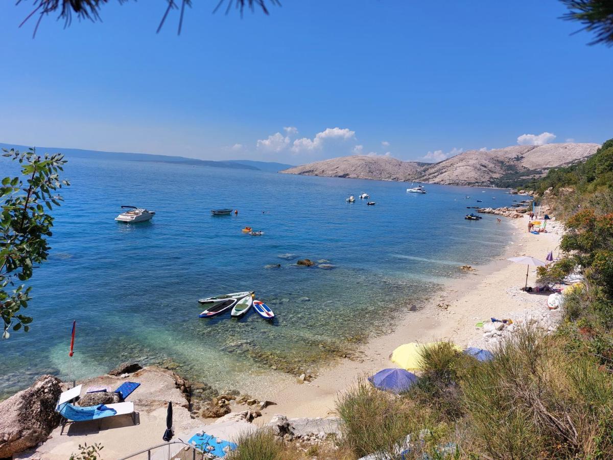 Apartmani Denis Stara Baška エクステリア 写真