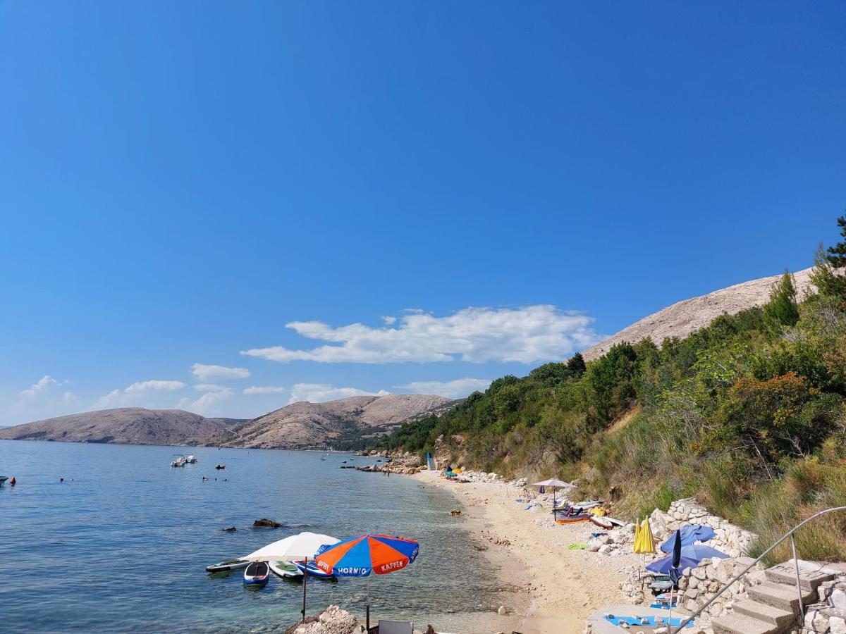 Apartmani Denis Stara Baška エクステリア 写真